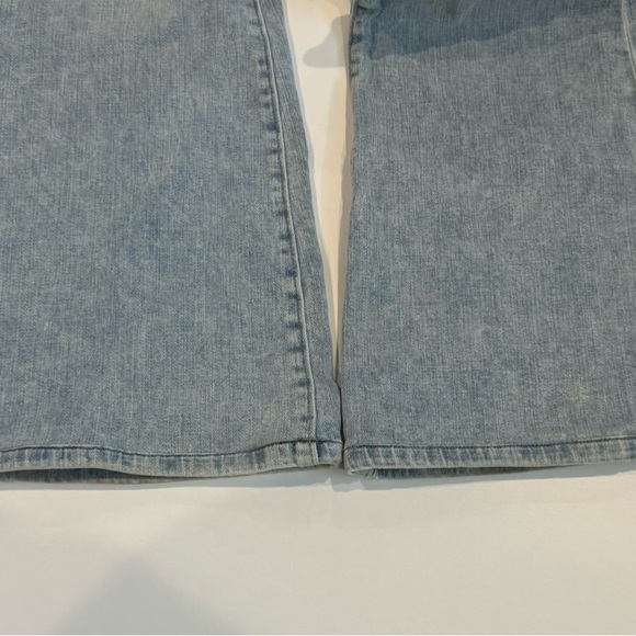 2/$20 Aeropostale Denim Flare Jeans in Light Blue 90s inspired jeans - Picture 2 of 9